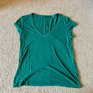 green thin comfy tshirt